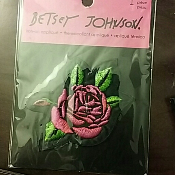 Betsy johnson iron on rose - Picture 1 of 4